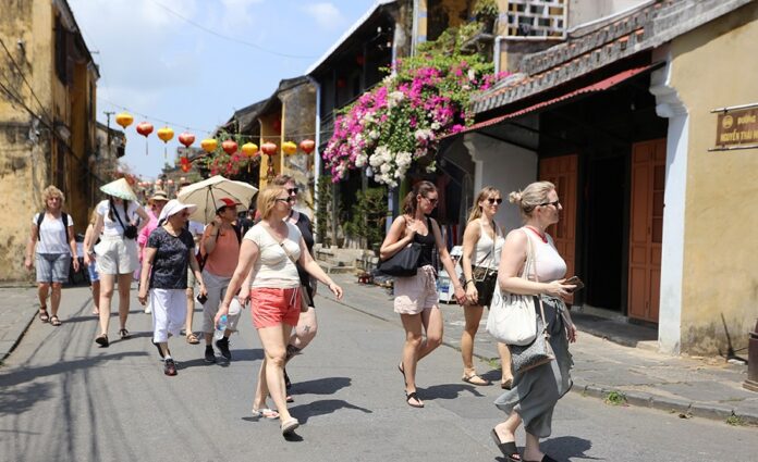 foothold Vietnam xpats living in Vietnam